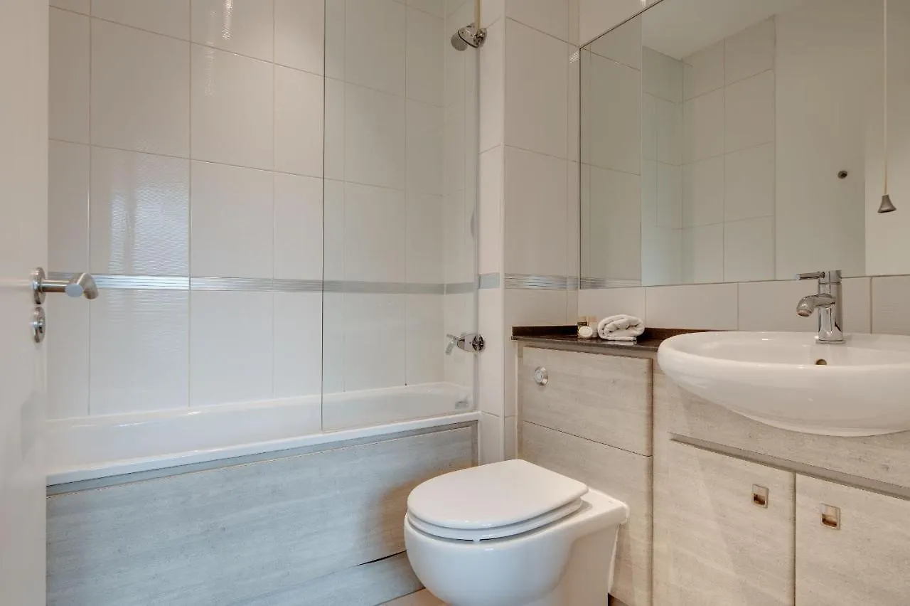 Crown Apartments 1C By Week2Week Newcastle upon Tyne United Kingdom