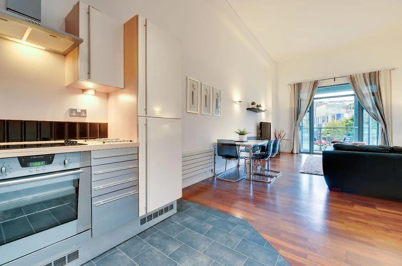 Crown Apartments 1C By Week2Week Newcastle upon Tyne