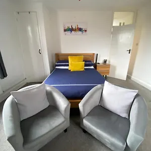 Stylish & Modern Free Parking Apartment Southampton